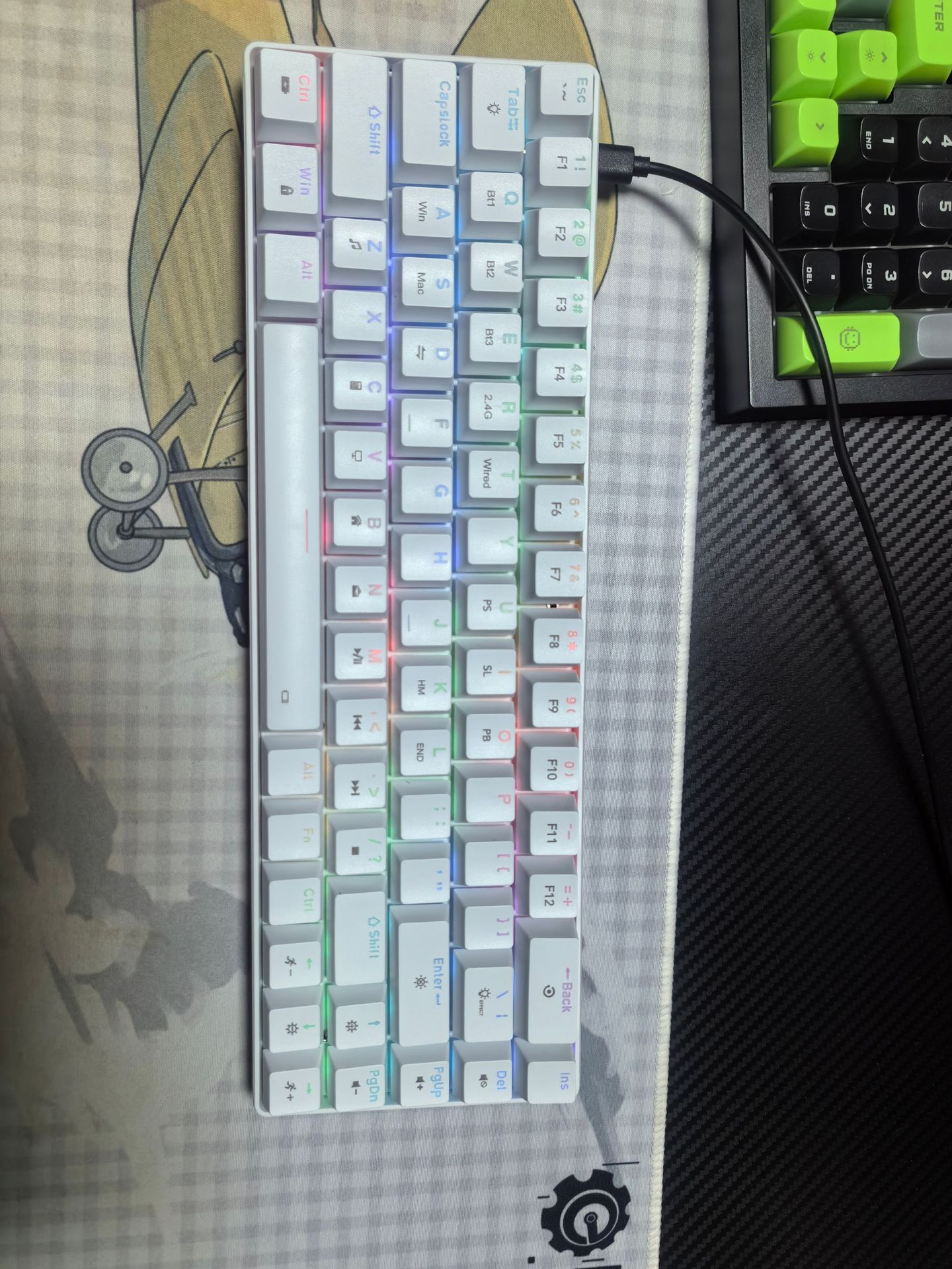 68 teclas inalámbricas Bluetooth 2.4G tres modos RGB teclado mecánico enchufe y extracción computadora portátil juegos de deportes electrónicos al por mayor