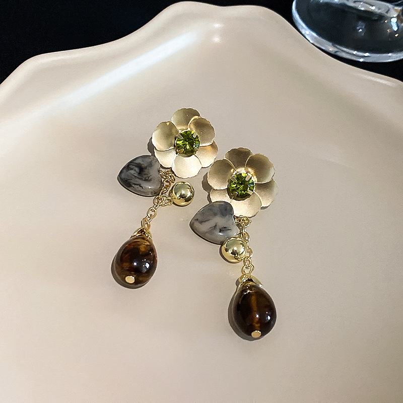 Ethnic Style Flower Metal Tassel Inlay Artificial Gemstones Women's Earrings display picture 4