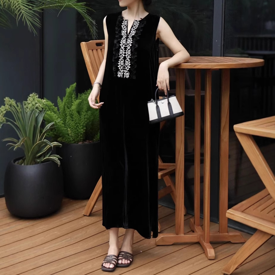 Silk velvet retro black elegant sophisticated summer vest sleevless