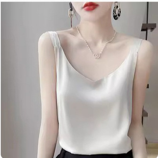 �ذ�������z����Ů���b�ȴ�V�I�@���ļ�ɣ�Q�z��挒�玧����