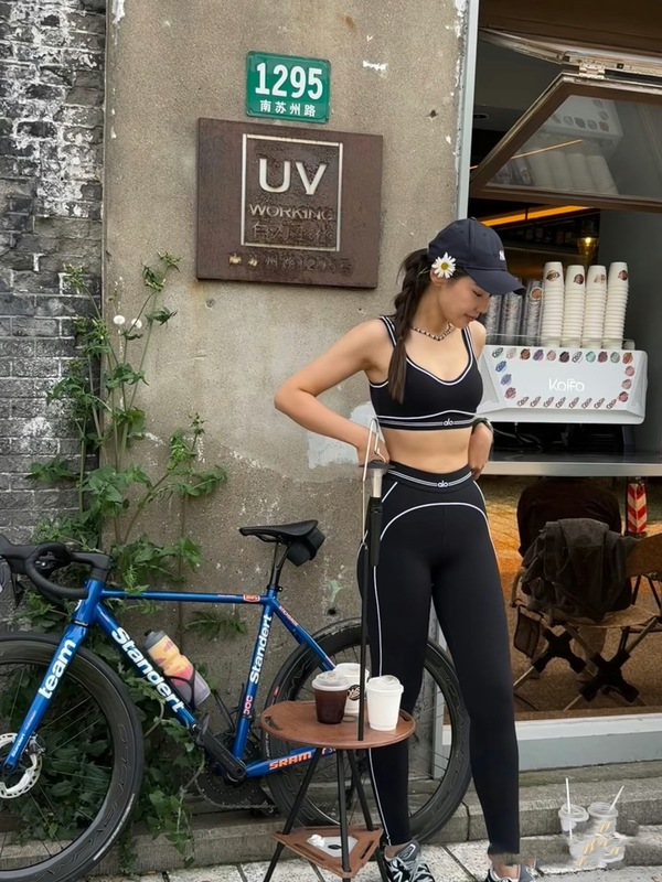 ALO 健身女字母时尚瑜伽服运动训练两件套休闲高腰套装支持代发|undefined