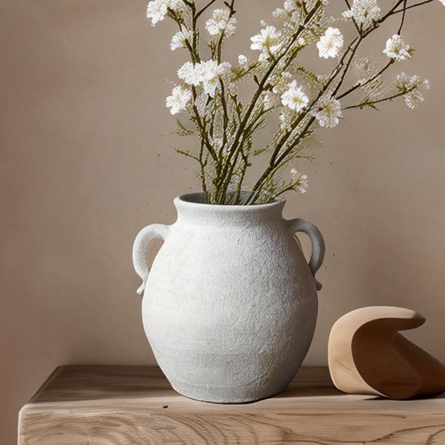 Nuevo tipo de flor de viento silencioso de cerámica alta sensación de vasijas de cerámica retro porche de cerámica gruesa decoración de sala de estar flor seca flor hidropónica