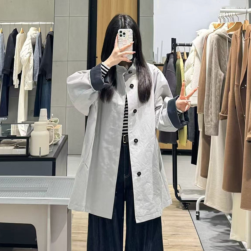 Same Style as in the Mall, 2026 Spring New Fashion Versatile Windbreaker Jacket for Women with Contrasting Color Cuffs Design 5H2160061 Same Style as in the Mall, 2026 Spring New Fashion Versatile Windbreaker Jacket for Women with Contrasting Color Cuffs Design 5H2160061