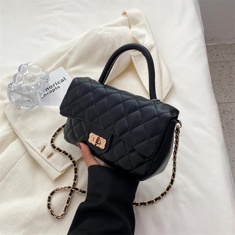 Summer texture small bag for women 2023 new fashion popular shoulder small square bag simple western style chain messenger bag