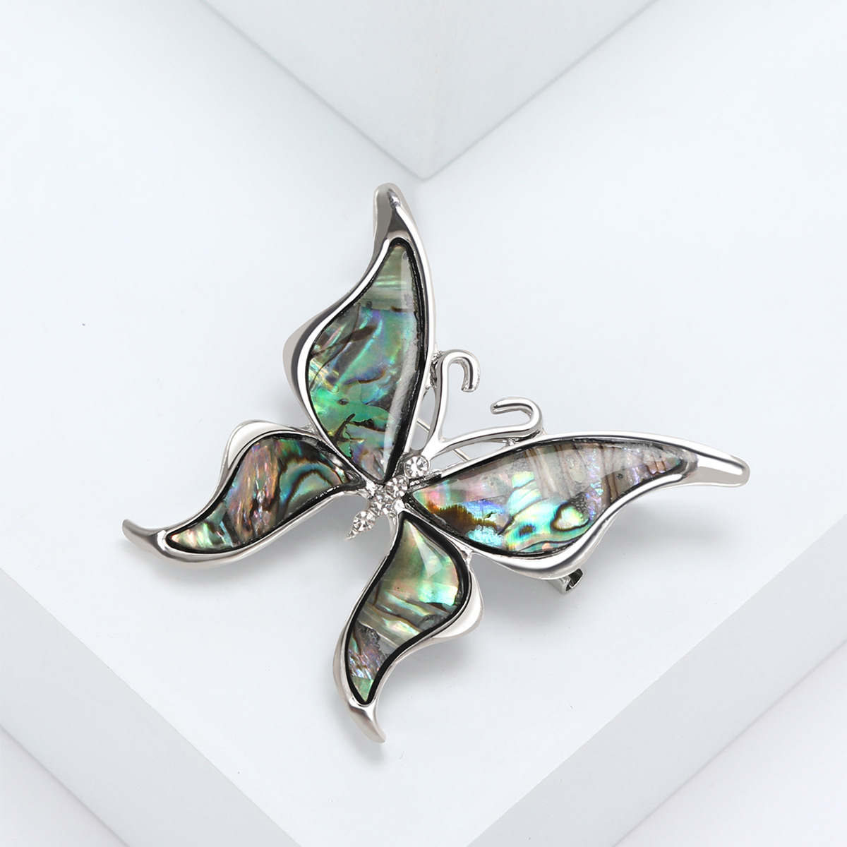 All Seasons Season Retro Pin Butterfly Alloy Inlay Rhinestones Shell Women's Brooches