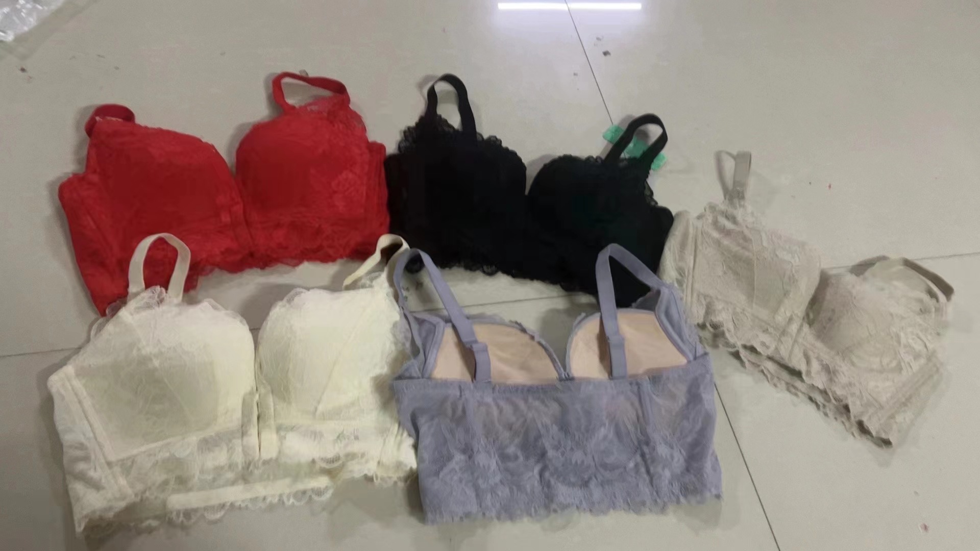 Nueva hebilla frontal multi-breasted ajustable push-up colección de pecho cómodo sin costuras inalámbrico superior delgada inferior ropa interior gruesa para mujeres