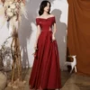 Long, open shoulders
