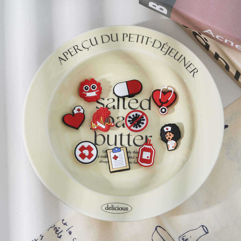 Cross-border cartoon free collocation shoe buckle new high-end shoe flower detachable 2025 spring hot-selling hole shoes decoration