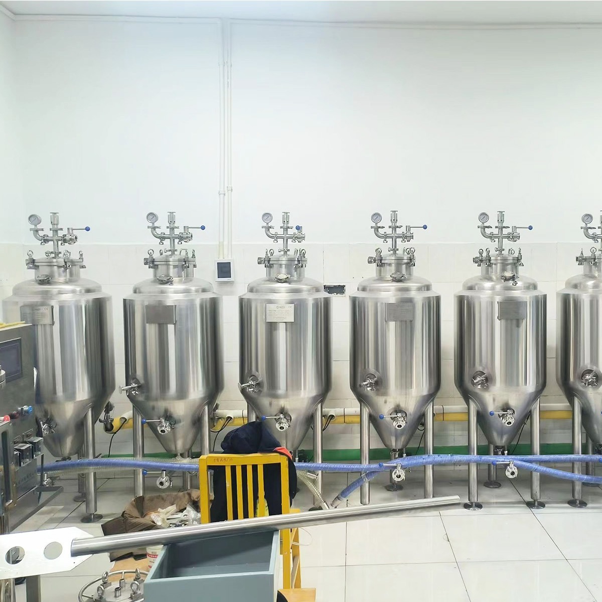 实验室精酿原浆设备高校合作小型酿酒机啤酒发酵罐厂家精酿啤酒