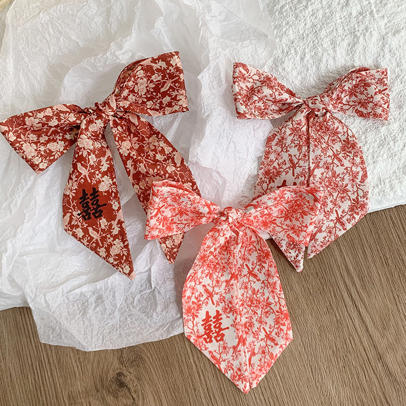 Buñuelo largo de seda roja de alto nivel multifuncional caja de regalo de bodas decoración de bolsas de pañuelo flotante correa de pelo