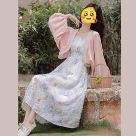 夏日绝美郁金香碎花吊带连衣裙子女夏季2025新款爆款出游穿搭长裙