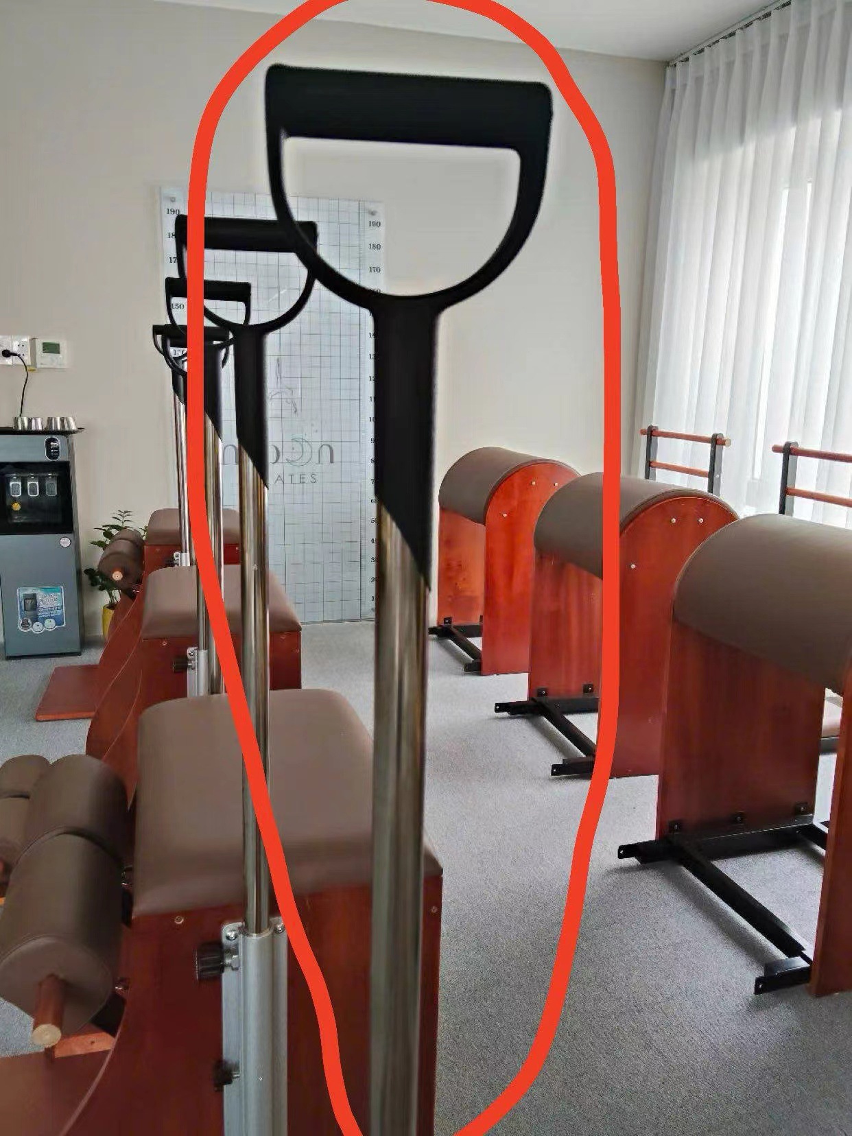 Cama blanca de aleación de aluminio 3 - en - 1 pequeña cama blanca estándar sala de yoga máquina de moldeo de aleación de aluminio quinta generación pequeña cama blanca