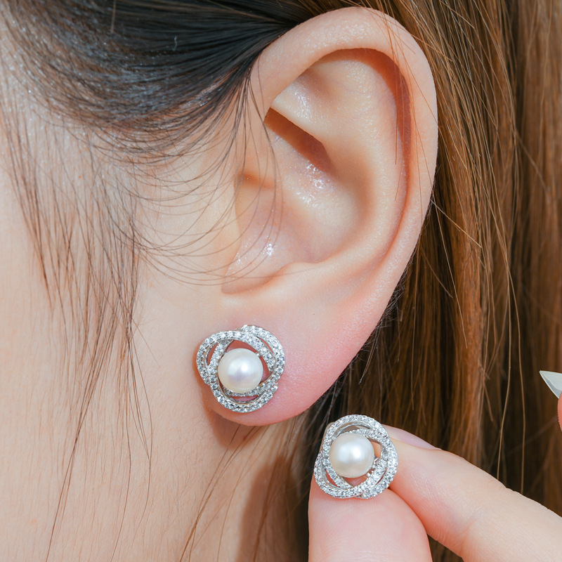 Elegant Silver Jewelry: Simple Moissanite Flower & Natural Freshwater Pearl Stud Earrings, Women's Versatile S925 Accessories