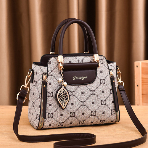 Light luxury women's handbag cross-border new style fashionable middle-aged women's large capacity one-shoulder diagonal mother's bag