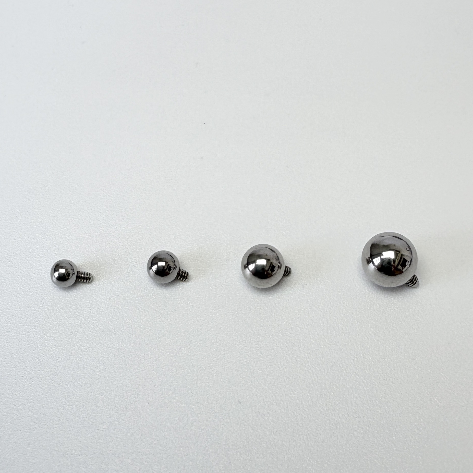 Pointed titanium steel lip stud product view