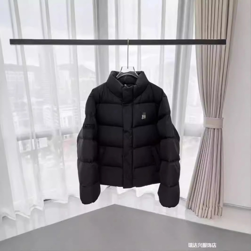 New Mlb down Jacket Pure Color Men's and Women's Yankees Jacket Casual and Warm New Mlb down Jacket Pure Color Men's and Women's Yankees Jacket Casual and Warm