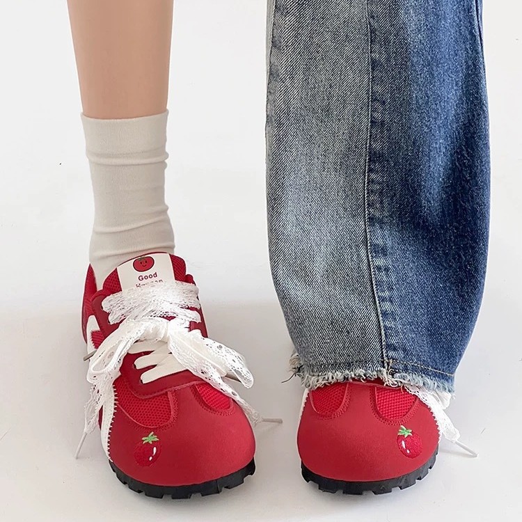 Zapatos de entrenamiento clásicos rojos para mujeres 2025 nuevas zapatillas de ballet retrógrado con cabeza redonda de verano respirables