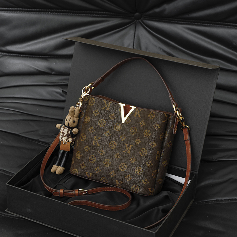 Presbyopic Bucket Bag for Women 2025 New Women's Bag High-End Accessible Luxury Commuter Shoulder Crossbody Bag Commuter Handbag