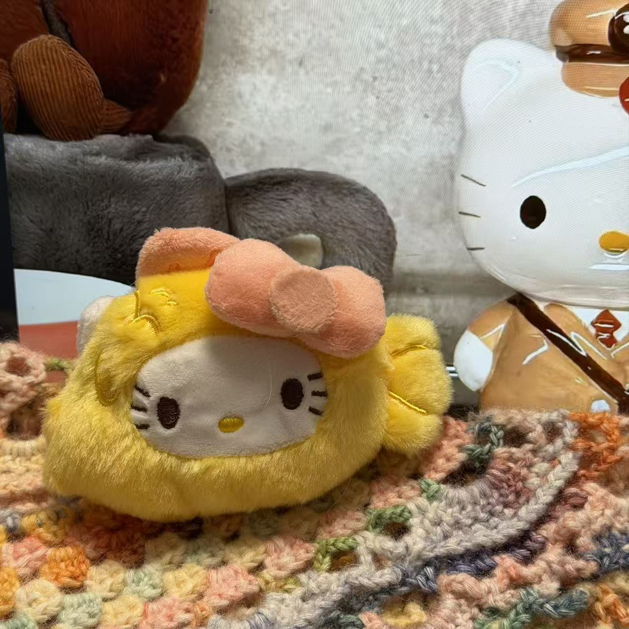 黒麦わら帽子キティ帽子ベビーペンダントラブバックル人形人形かわいいヘップバーンスタイルペンダントキーホルダー