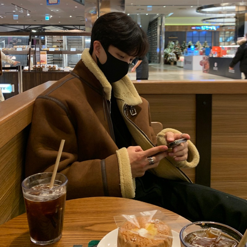 Abrigo acolchado de algodón de los hombres de moda ins suelta collar de pie de marca de moda gamuza de lana de cordero de piel de la motocicleta Abrigo acolchado de algodón