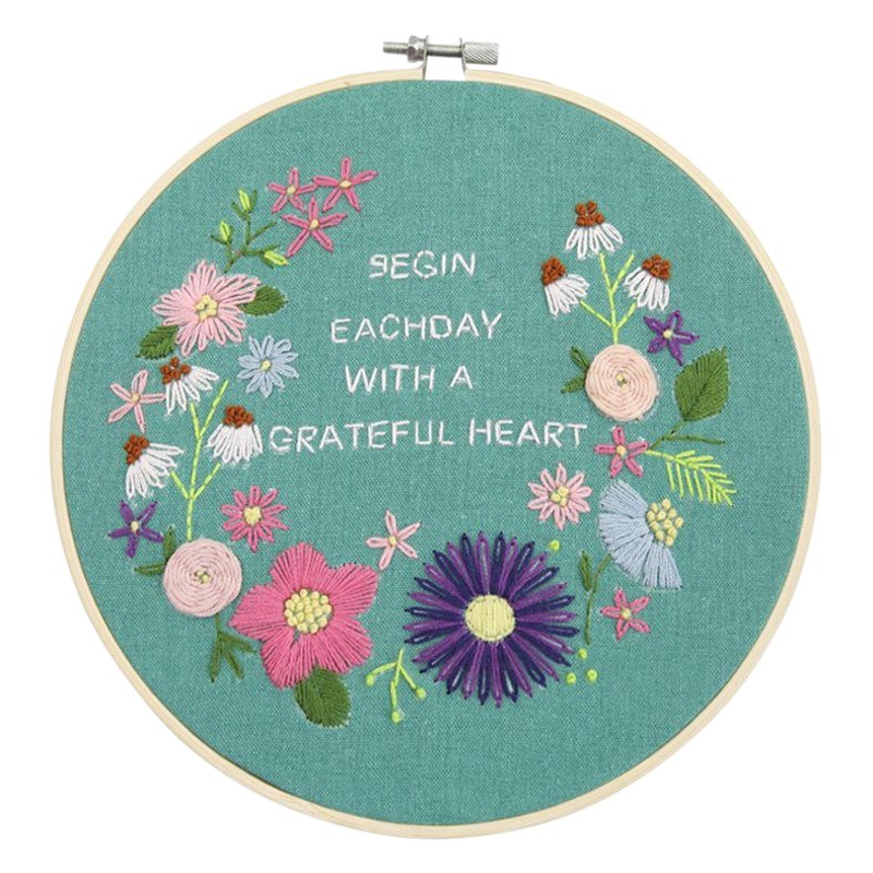 Bordado hecho a mano paquete de material de bricolaje estilo europeo Lu bordado tridimensional logotipo producción adulto principiante cinta bordado colgante pintura