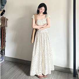 法式小飞袖方领波点连衣裙子女夏季2025新款温柔风设计感气质长裙