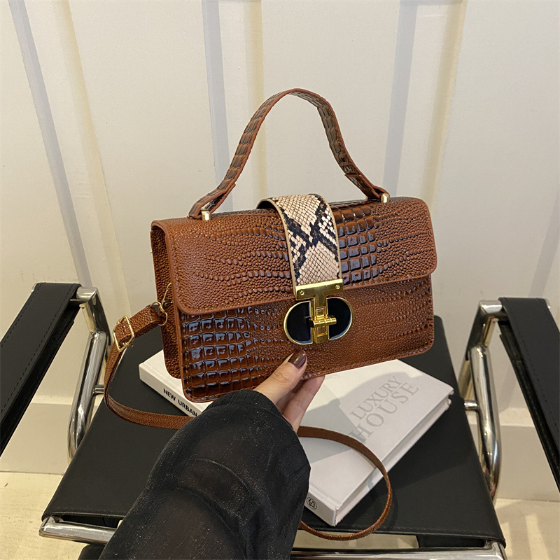 Korean casual fashion handbag 2024 new simple crocodile pattern single shoulder crossbody small square bag_voghion.com