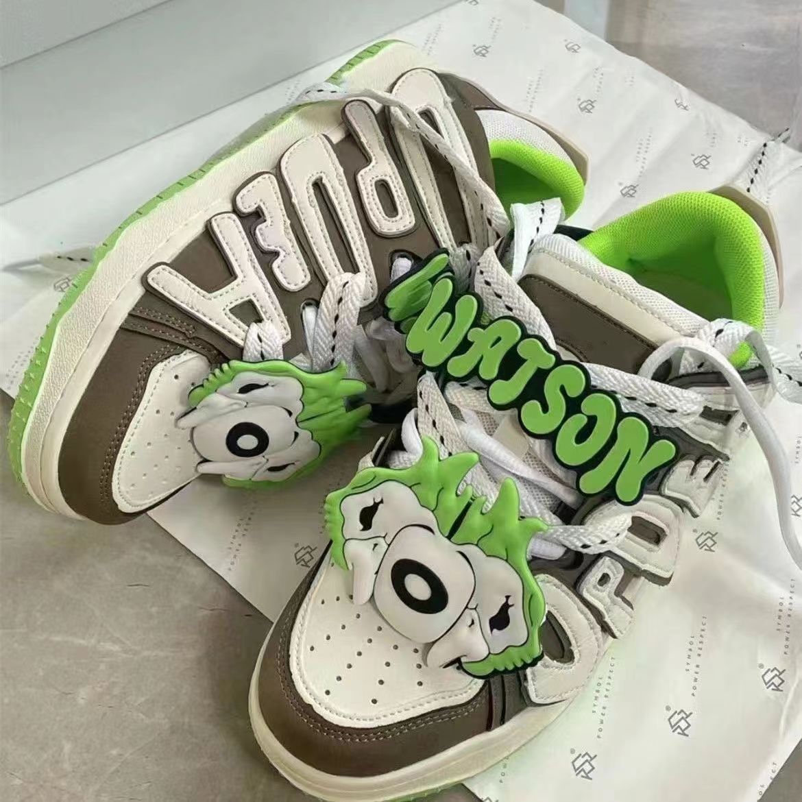 Zapatos de pan, zapatos de calle, zapatos de skate para hombres, letras de diseño original, zapatos deportivos blancos casuales, zapatos de moda