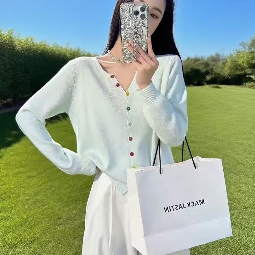 韩系秋季新款v领针织开衫毛衣女设计感彩扣针织衫软糯亲肤女上衣