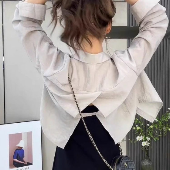 Summer Short Sunscreen Shirt Women's 2025 New Fashion All-match Back Split Air-conditioning Shirt Thin Cardigan Jacket