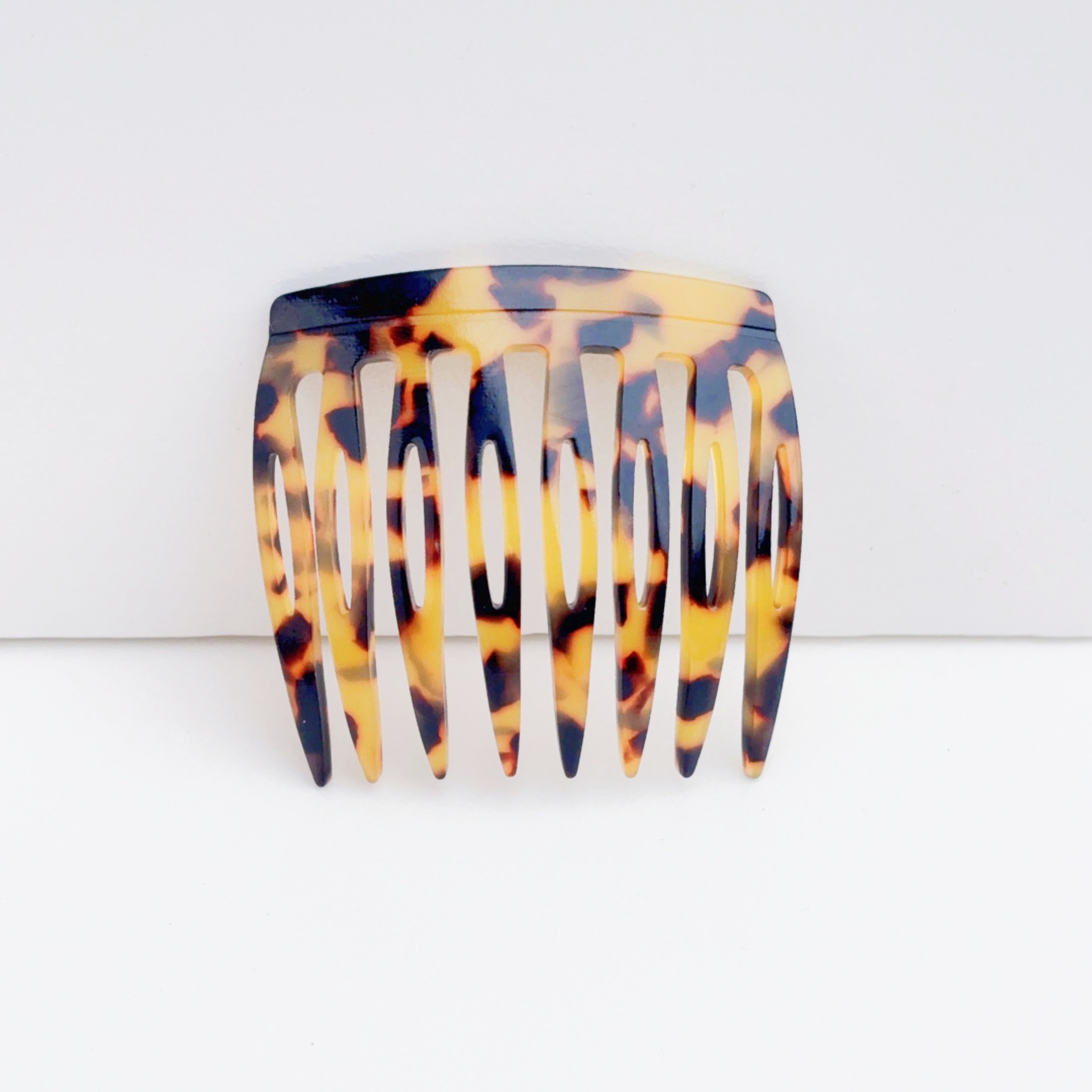 어두운 표범 무늬