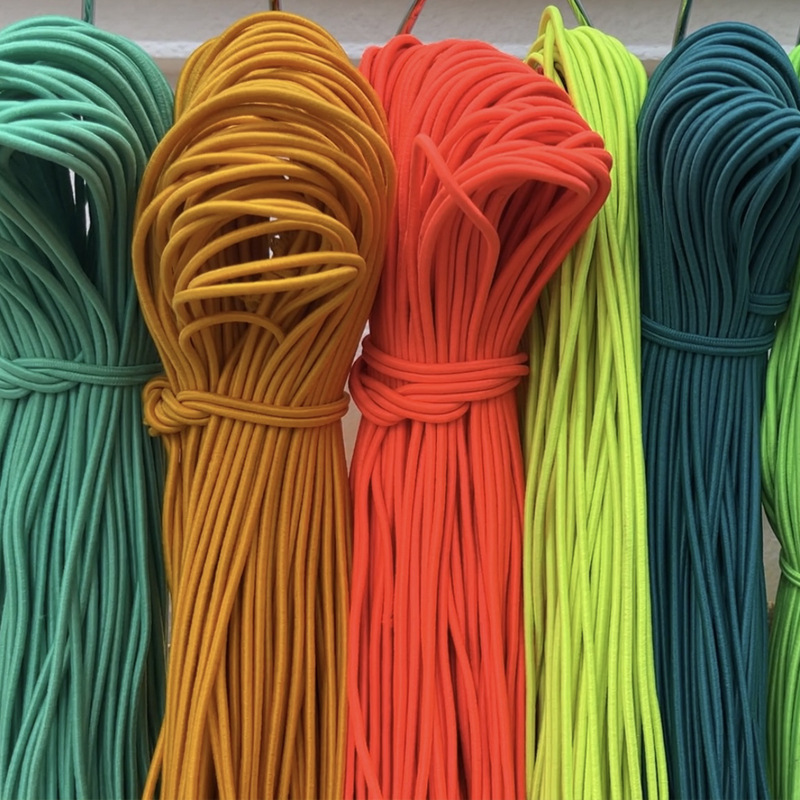 재고 2.5mm 컬러 탄성 로프 폴리 에스테르 의류 drawstring 멀티 스트랜드 코어 라텍스 트램폴린 피트니스 스포츠 로프