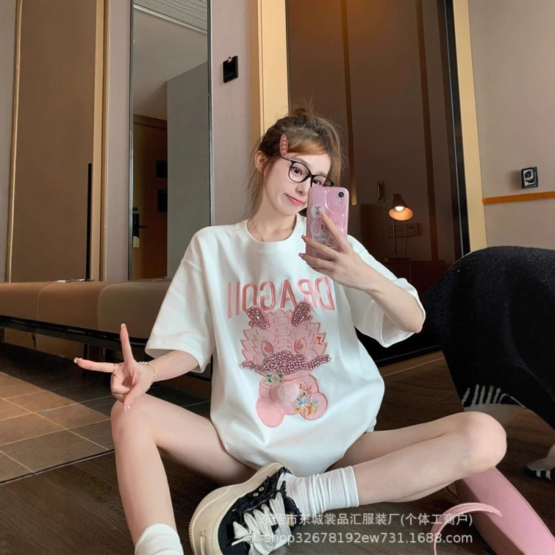 女性用半袖Tシャツ、露店卸売、夏の新作ボトムストップス、斤単位で混合ロットをサポート、メーカーから直接供給|undefined