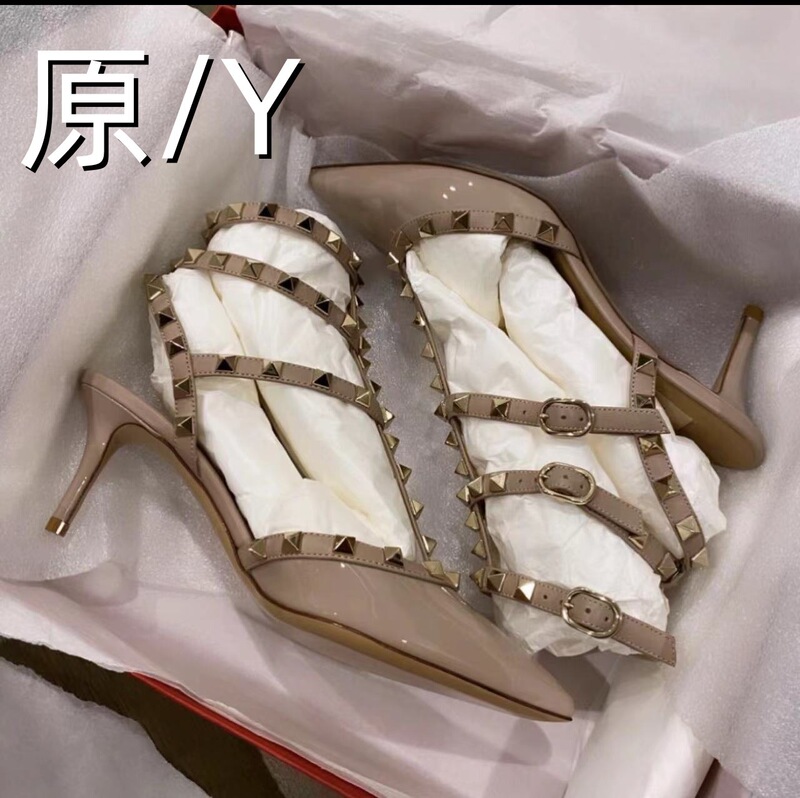 High V-style rivet pointed high heel shoes 2023 new three-ring patent leather sexy rivet stiletto heel closed toe sandals