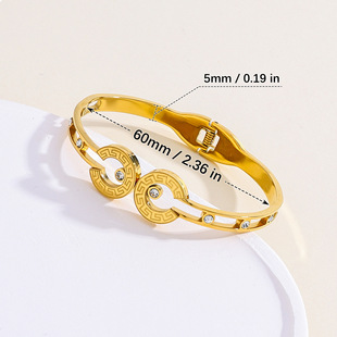 �W�������������e���P����CŮ�A��������֭hС���OӋ����ɫ