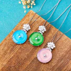 批发翡翠色帝王绿玉髓吊坠高冰种平安扣镀银镶嵌饰品玛瑙玉石项链