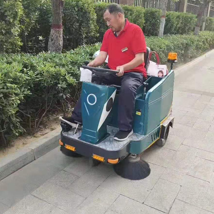 小型座驾扫地车半封闭电动扫地车设备驾驶式物业扫地机机器批发
