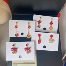 2026新年发达马耳环不对称金币招财马年本命年耳钉银针红色耳饰