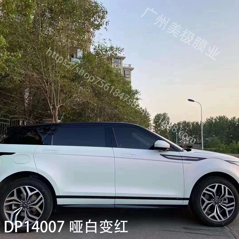 Белая серия меняется на белое, становится белое, становится фиолетово-белое, становится синим и белым, становится красным