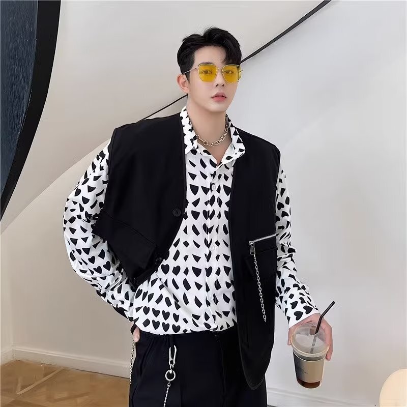Multi-Pocket Cargo Vest Men's Jacket Trendy Loose V-Neck Vest Japanese Retro Casual Sleeveless Vest Jacket Multi-Pocket Cargo Vest Men's Jacket Trendy Loose V-Neck Vest Japanese Retro Casual Sleeveless Vest Jacket