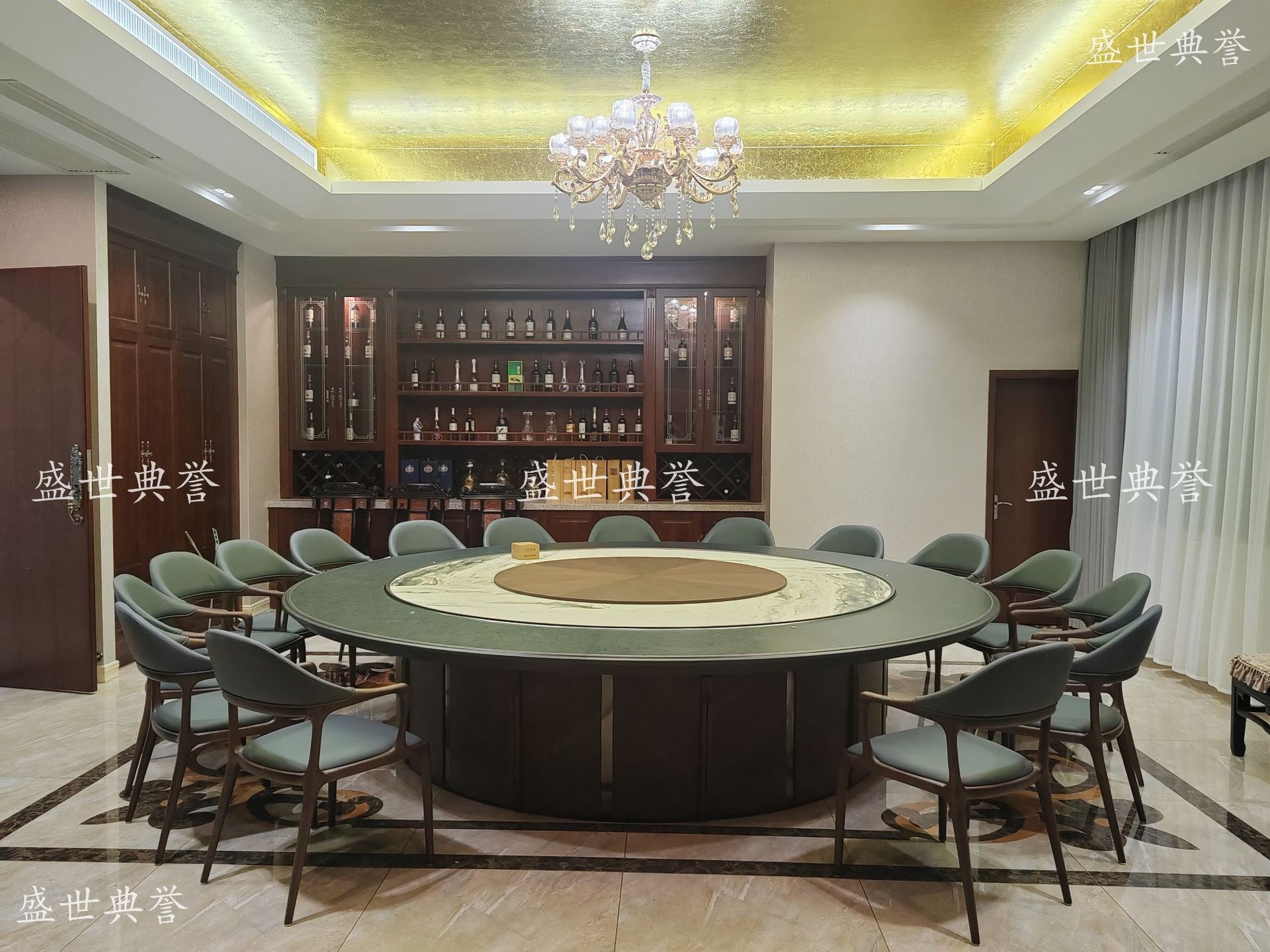 Taizhou hotel and catering furniture manufacturer direct sales: New electric dining tables for seafood restaurants, high-end solid wood round tables for clubs pic 9
