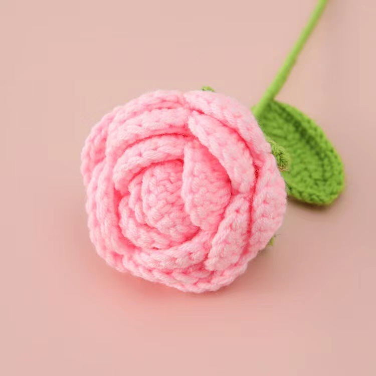 教師の日のプレゼントヒマワリの毛糸の花の手作りの毛糸のメリヤスは花の教師の日の花束の完成品をシミュレーションします。|undefined