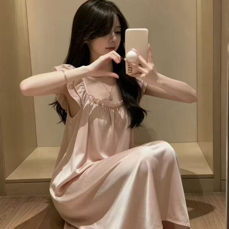 125g Ice Silk Nightgown with Chest Pads, Summer Mid-Length Sleepwear, Light Luxury, Exquisite, Fashionable, Casual, Simple Loungewear 125g Ice Silk Nightgown with Chest Pads, Summer Mid-Length Sleepwear, Light Luxury, Exquisite, Fashionable, Casual, Simple Loungewear
