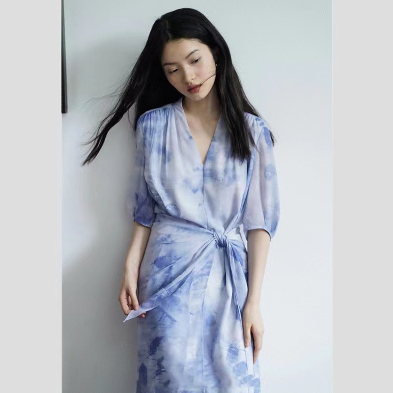 Đầm maxi nữ thắt eo kiểu Pháp họa tiết hoa nhỏ màu xanh — Váy liền màu xanh lam chi tiết 1