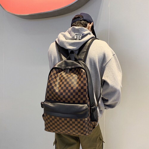 Backpacks for men, trendy European and American fashion plaid travel backpacks, trendy and versatile leather schoolbags for boys, computer bags for women