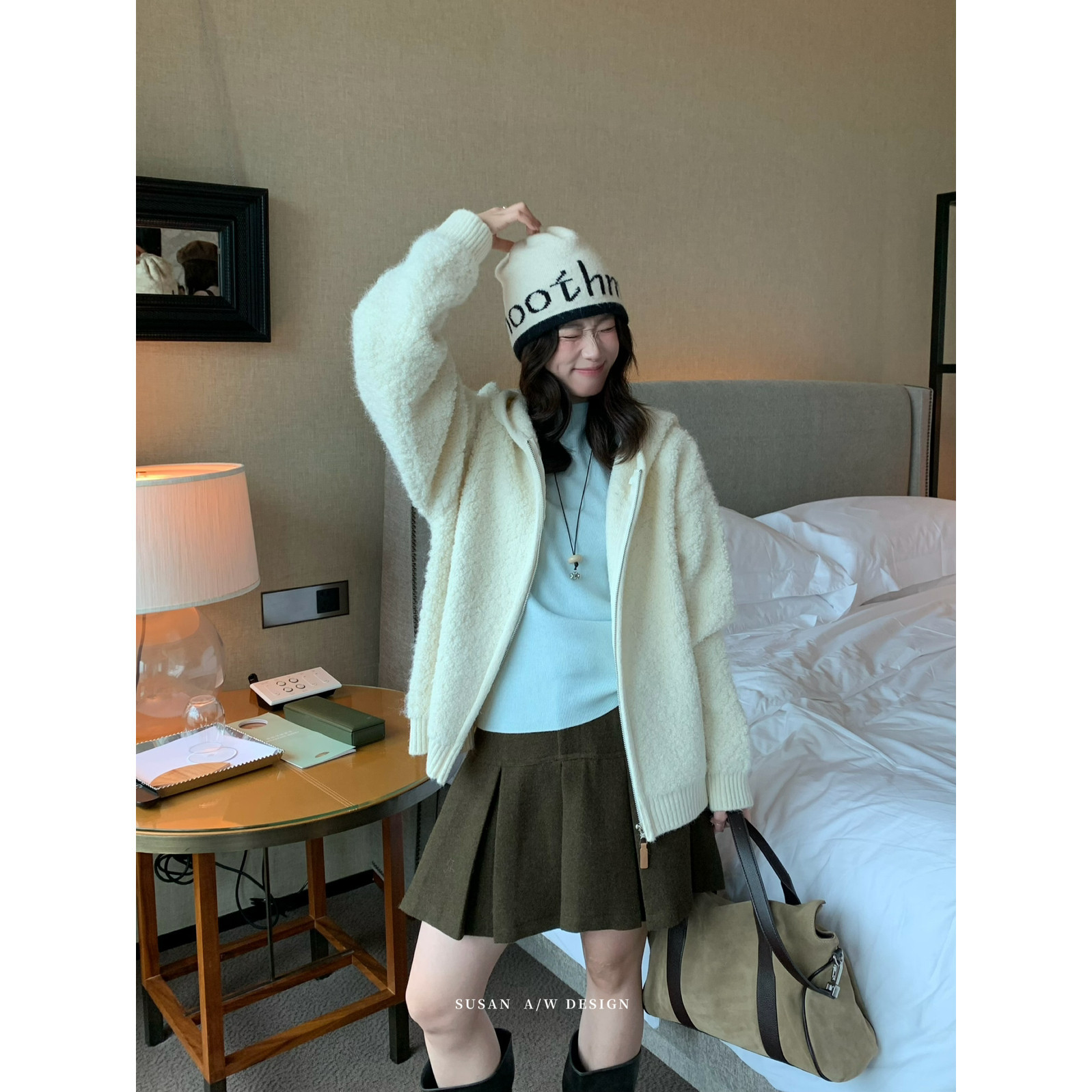 SUSAN-圈圈纱韩系奶白连帽圈圈纱拉链宽松软糯蓬松毛衣571s1729
