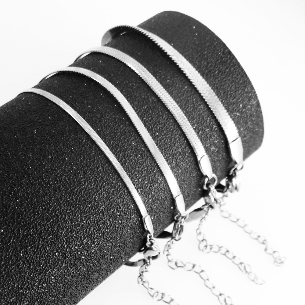 Simple Style Geometric Titanium Steel Plating Bracelets display picture 2