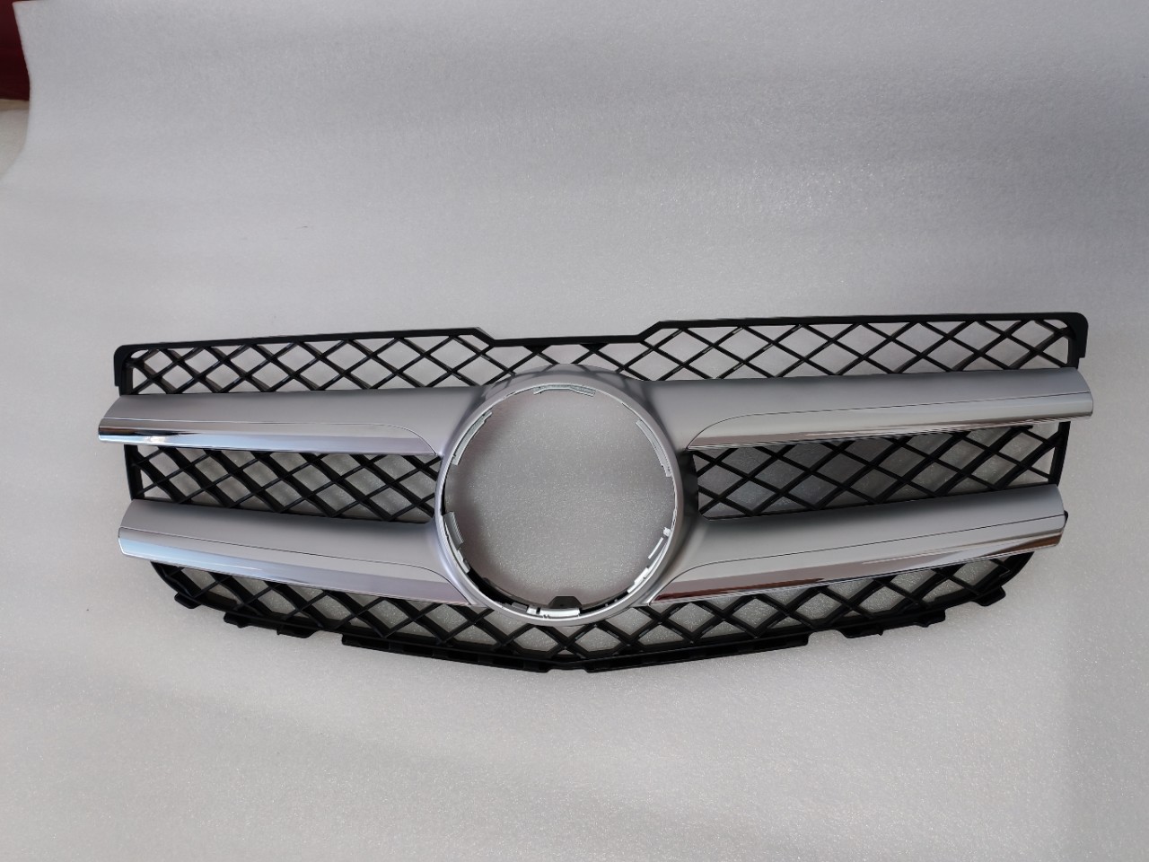 Suitable for 2013-2015 Mercedes-Benz Glk X204 Original Car Electroplated Mid-Grid Grille Glk250 A2048802983