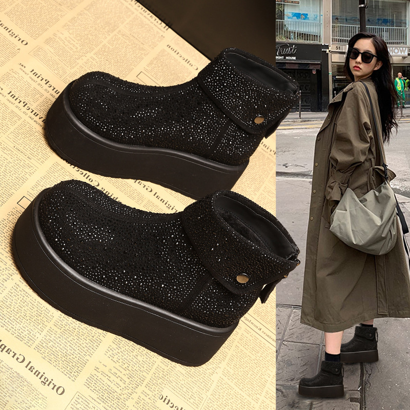Giày boot nữ cổ cao lót nhung giữ ấm, đế dày độn cao chống trượt — Màu đen