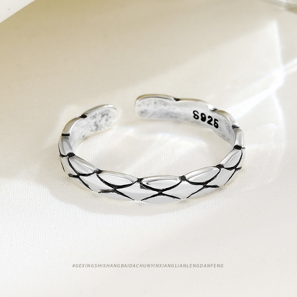 A small minority ins Personalized jewelry s925 Sterling Silver Retro Quilted Ring Korean senior temperament Opening Ring